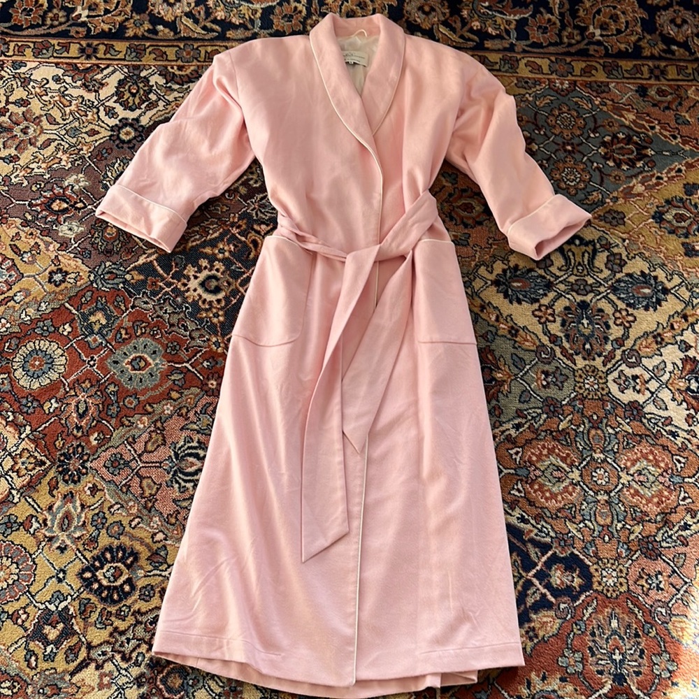 Daniel Hanson cashmere robe like new condition